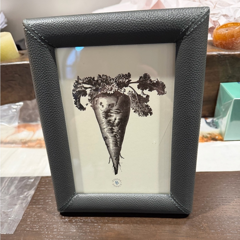 Gorgeous NIB “PIGEON&POODLE” Olive Green Leather Picture Frame